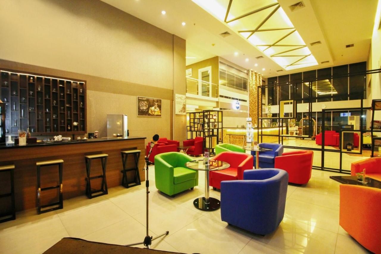 Hotel Dafam Пеканбару Экстерьер фото