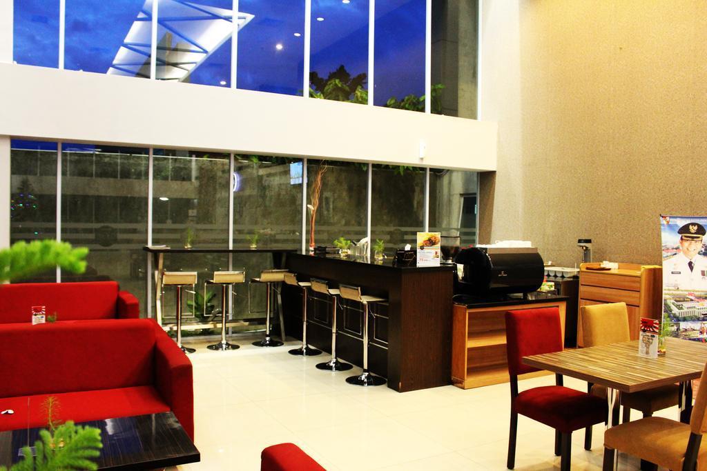 Hotel Dafam Пеканбару Экстерьер фото