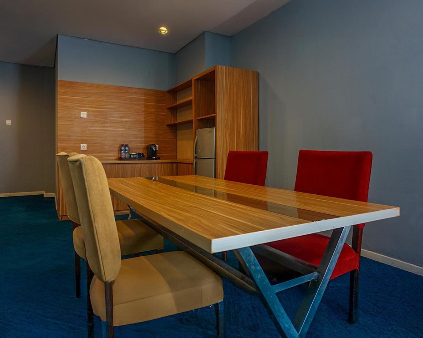 Hotel Dafam Пеканбару Экстерьер фото