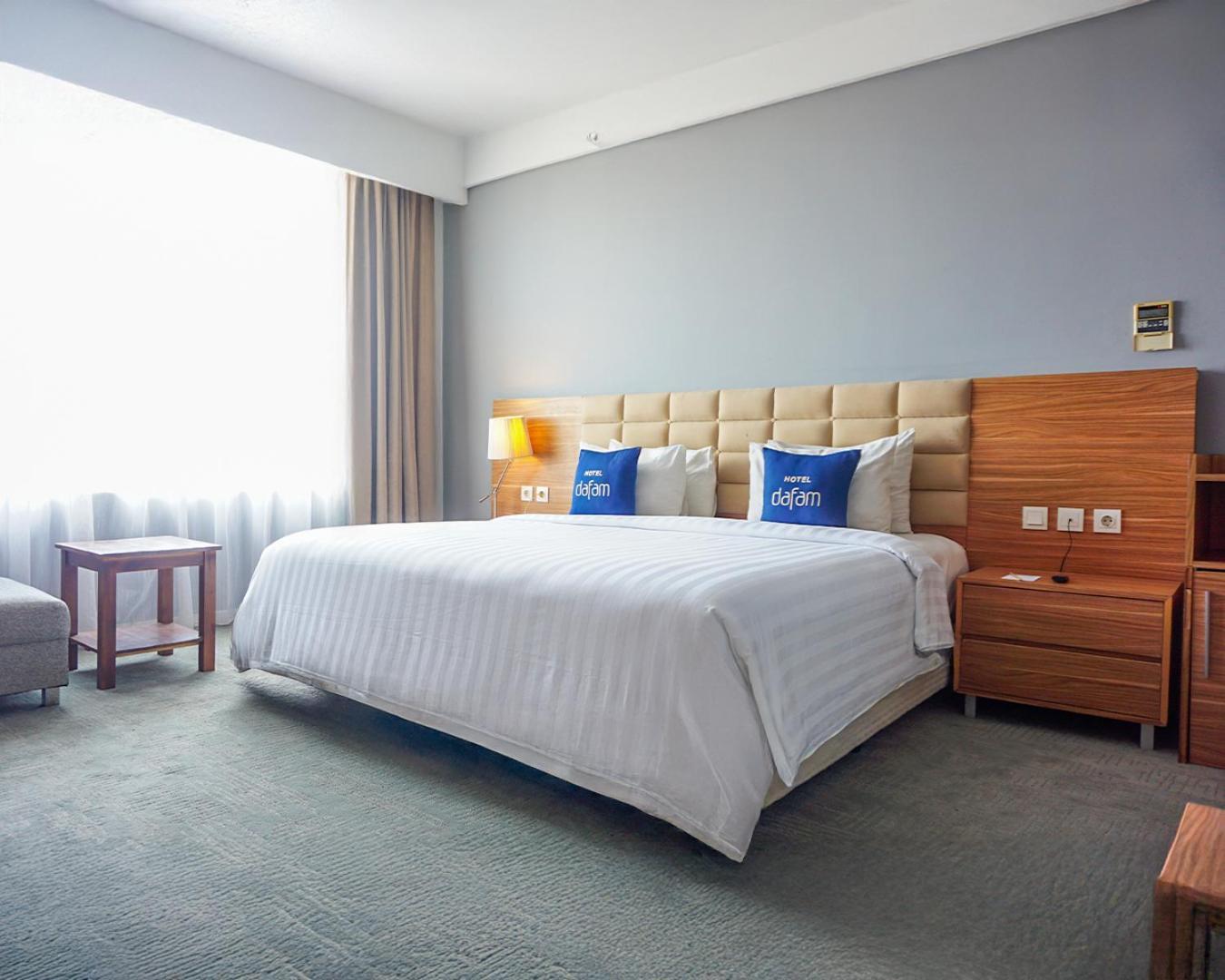 Hotel Dafam Пеканбару Экстерьер фото